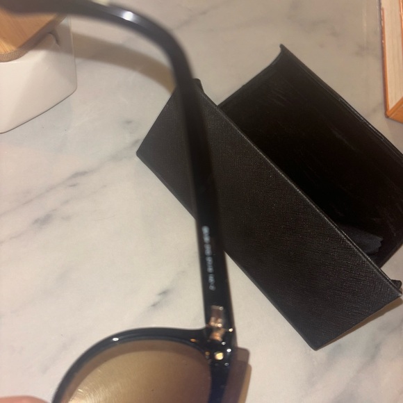 ✨BRAND NEW BALENCIAGA SUNGLASSES ✨ - Picture 4 of 5